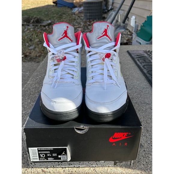 Jordan 5 Fire Red Silver Tongue - Picture 2 of 5